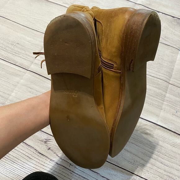 Bass Distressed Boots - Picture 4 of 14